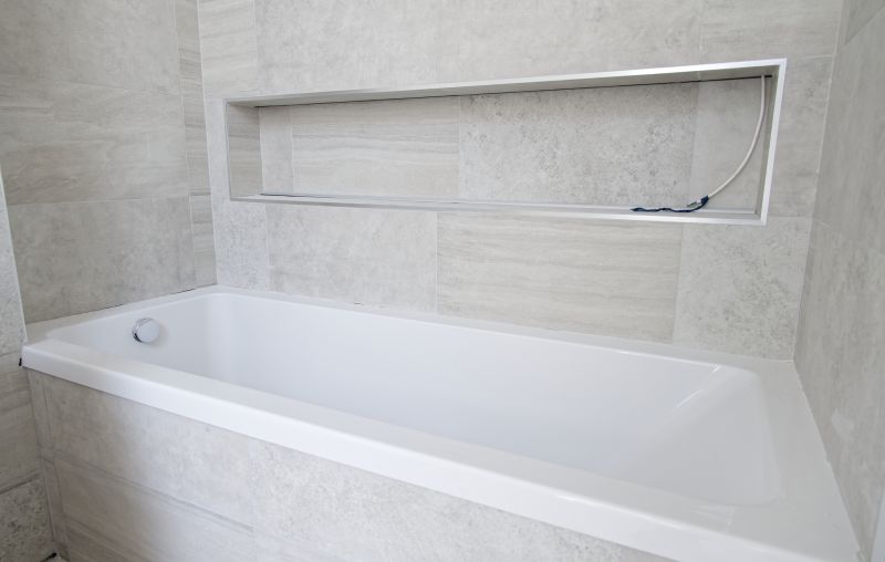Minimalist Bathtub